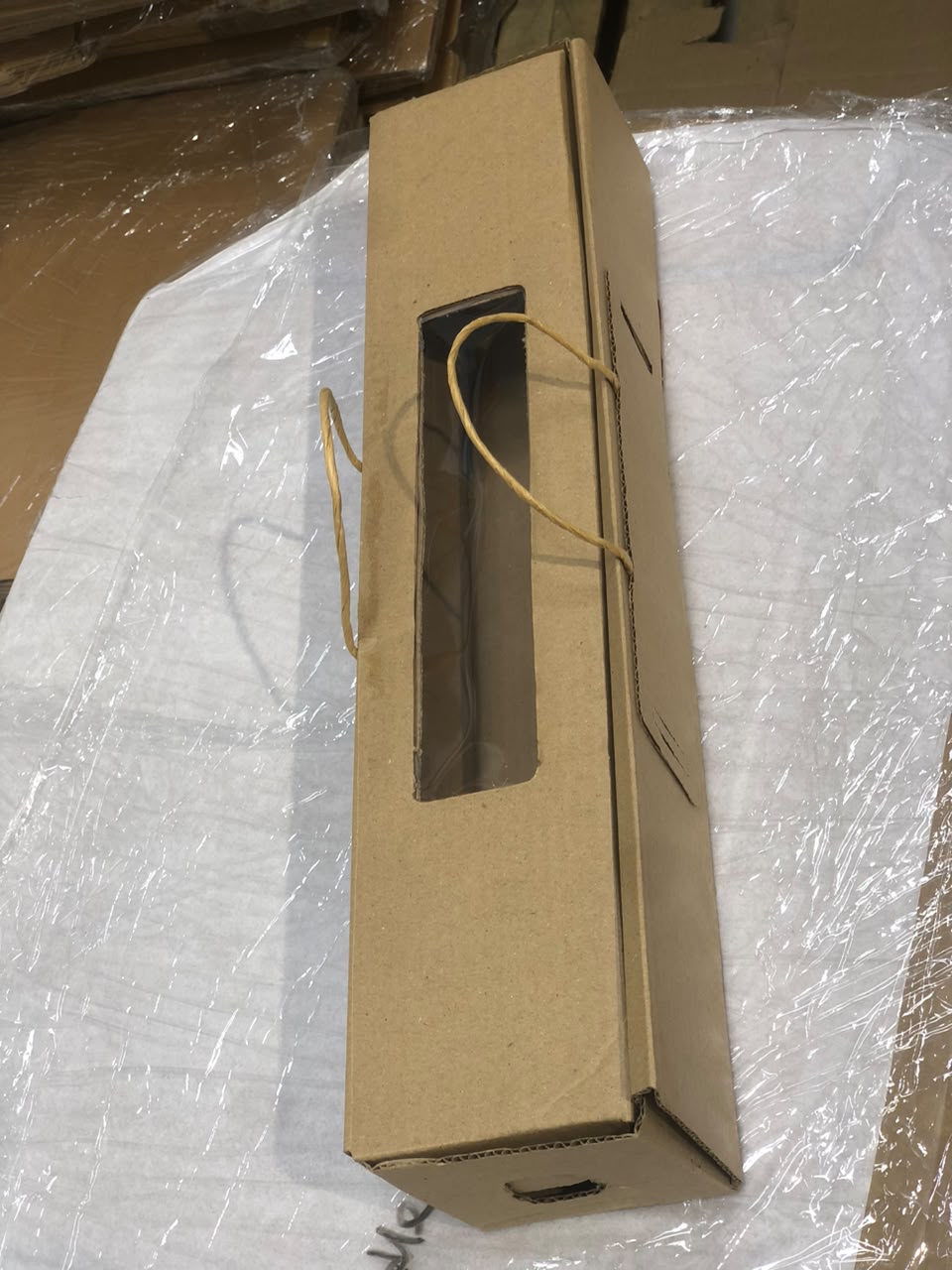 GRILLED FISH TAKEOUT BOXES WITH TWIST HANDLES - 20” x 4.5” x 4” BROWN - (WINDOWED)
