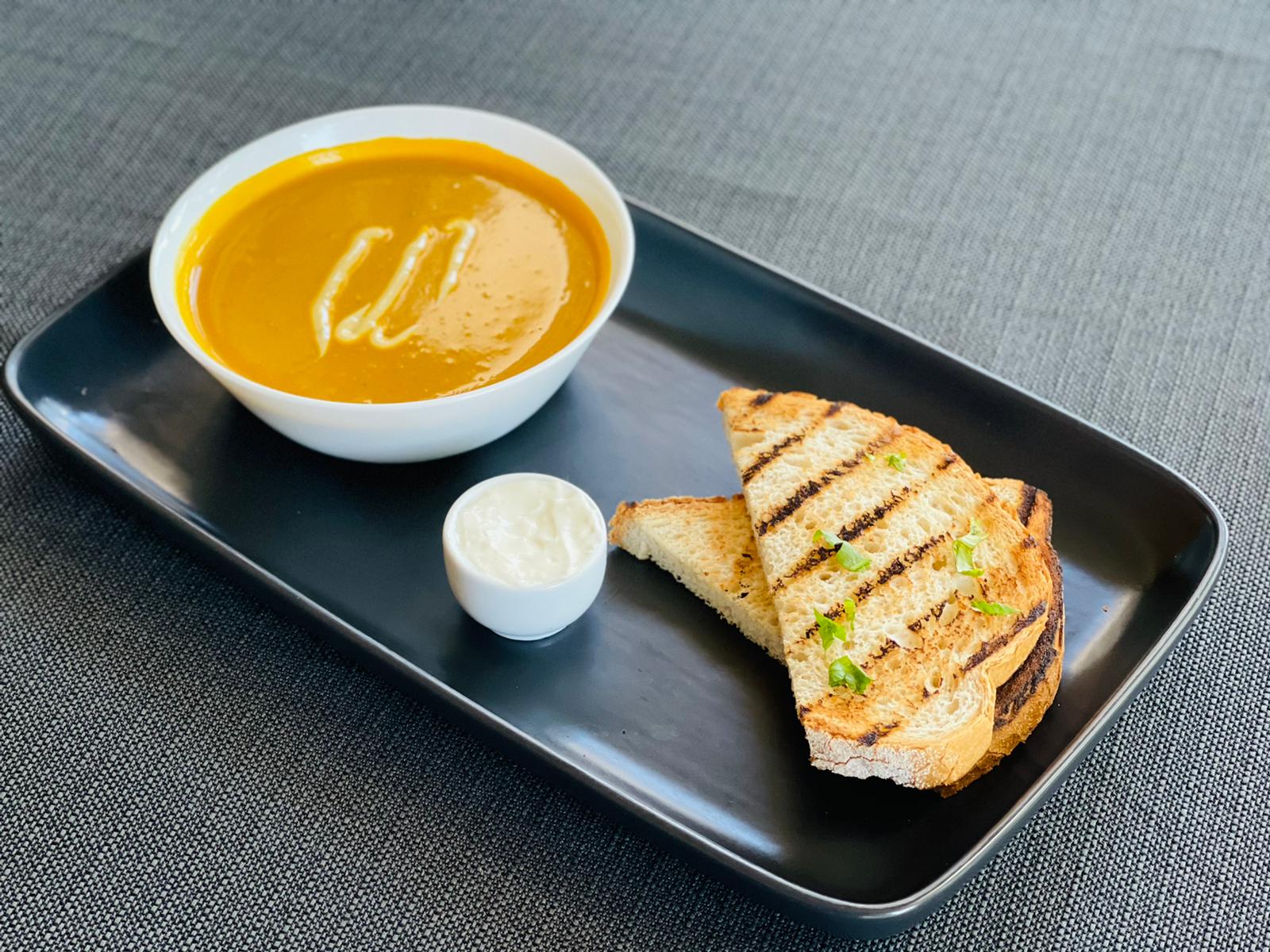 Pumpkin Soup & Bread_0