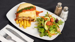 Lasagna & Chips