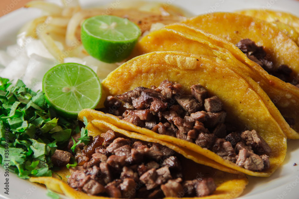 Tacos de Bistek