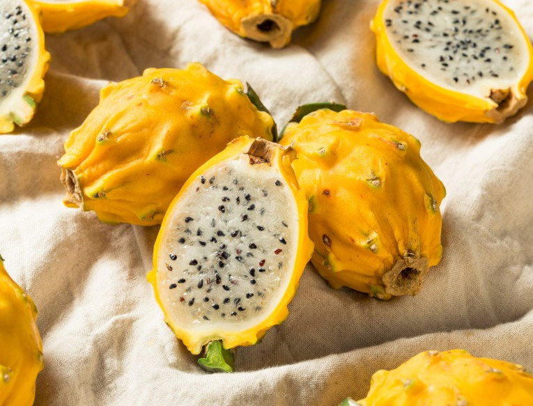 Ecuador Yellow Dragon fruits 2pcs 