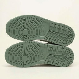 NIKE AIR JORDAN 1 LOW ‘ Military Green’