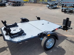 REMOLQUE PARA MOTOS LORRIES MT-2 BASCULANTE – 239 × 174 CM – 750 KG