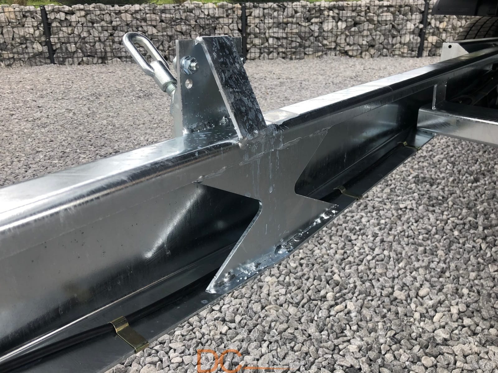 REMOLQUE PORTACOCHES BASCULANTE – 3.500 KG – DOBLE EJE_8