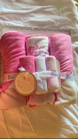 Hooded Towel Set w. Washcloths