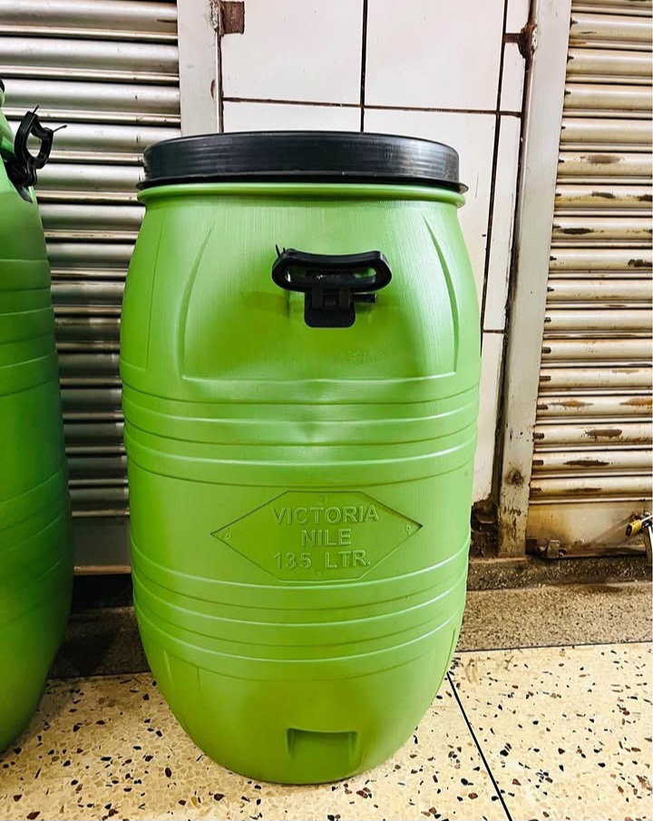 Heavy duty plastic storage drum