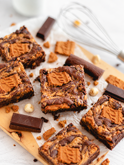 Fresh Fudgy Brownies (order by 10am)