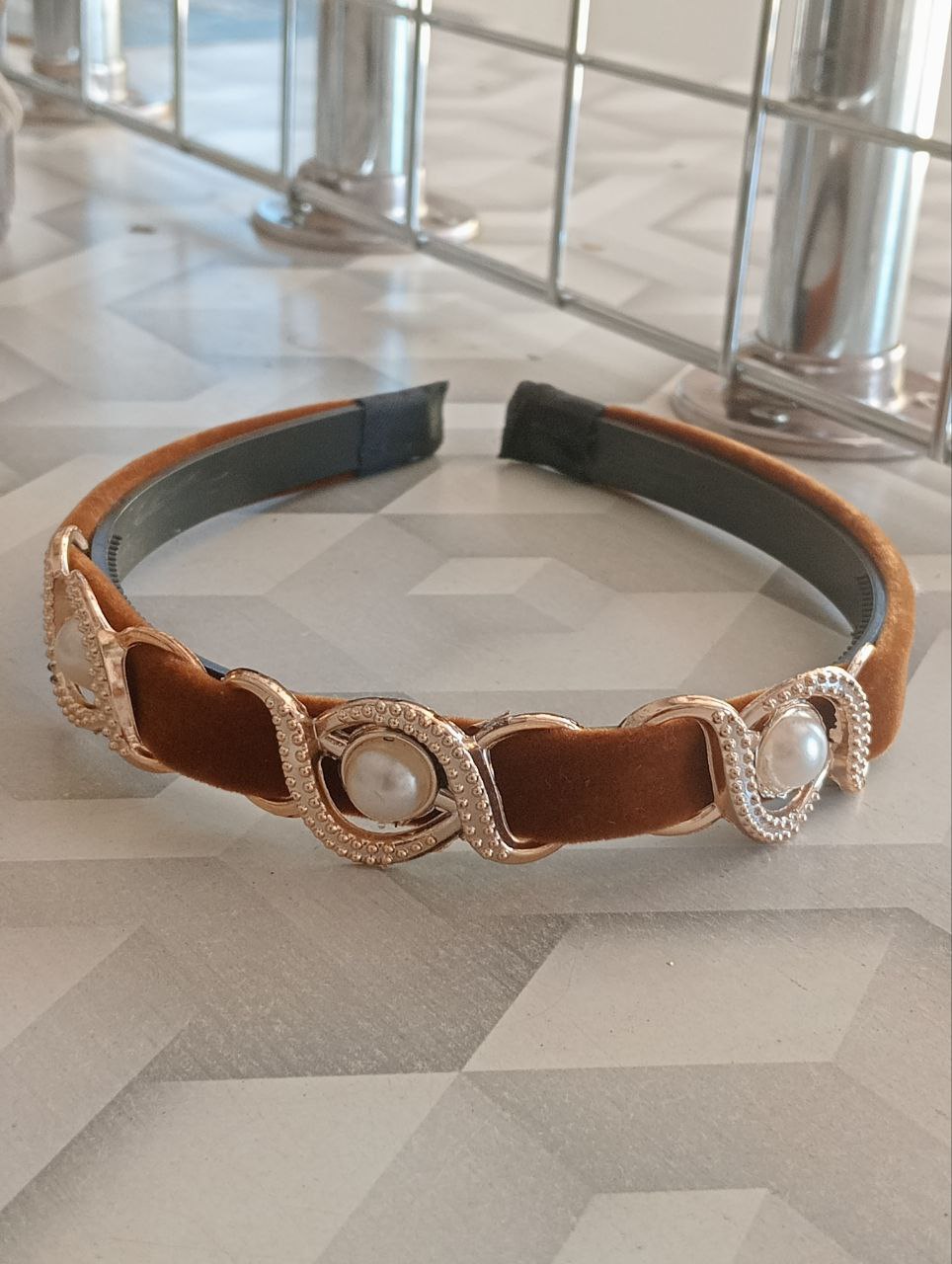 Velvet Headband/Pushback Brown