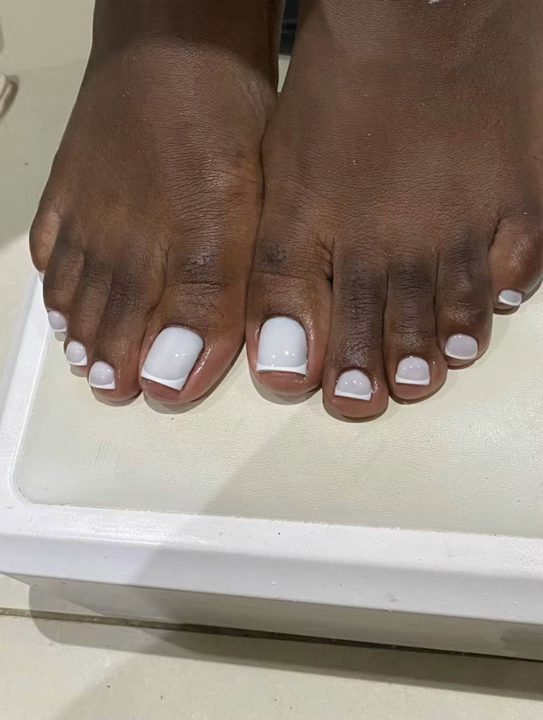 Pedicure+ milky white french