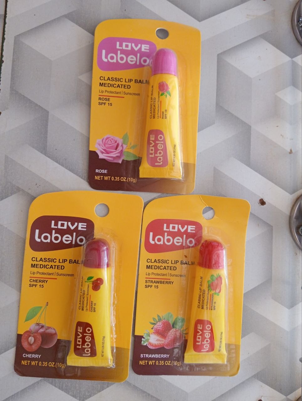 Love Labelo Classic Lip Balm SPF 15 Medicated 10g