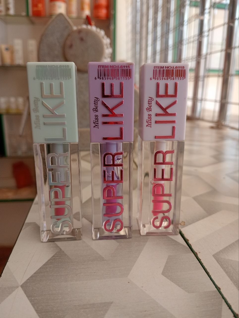 Miss Betty Super Like Magic Lip Gloss
