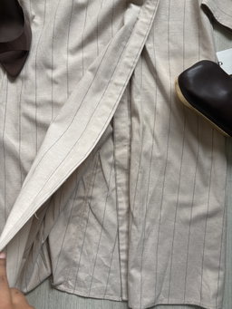 Vestido crema con rallas