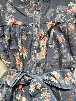 Vestido con flores 