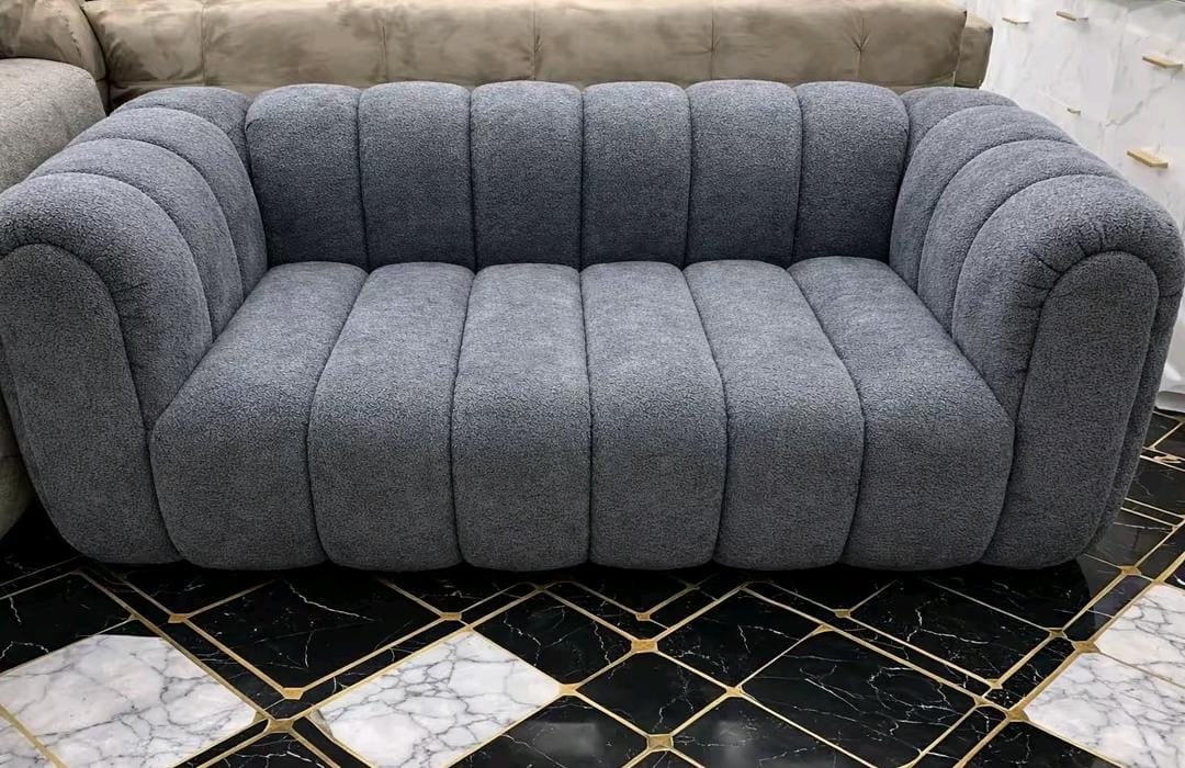 3 seats couch 