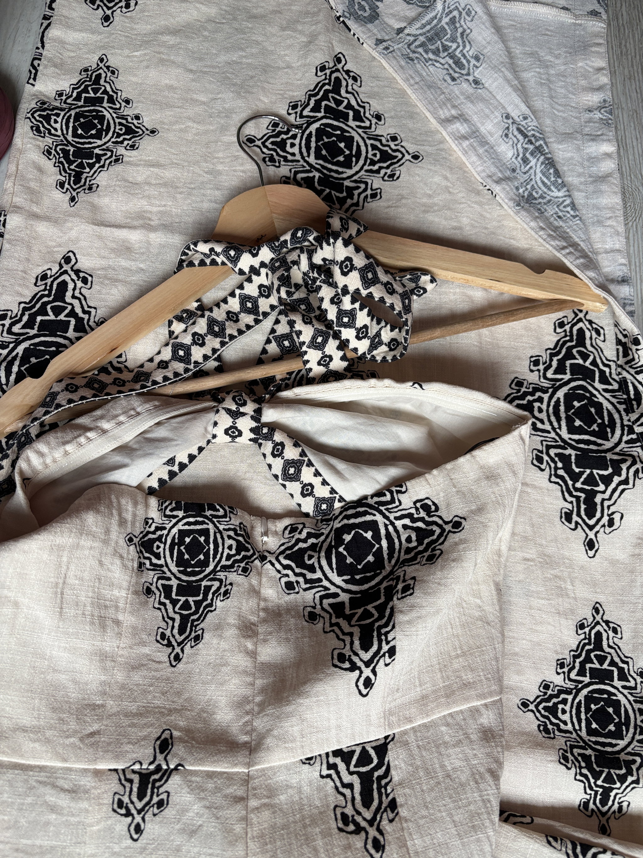 Vestido crema con negro_2