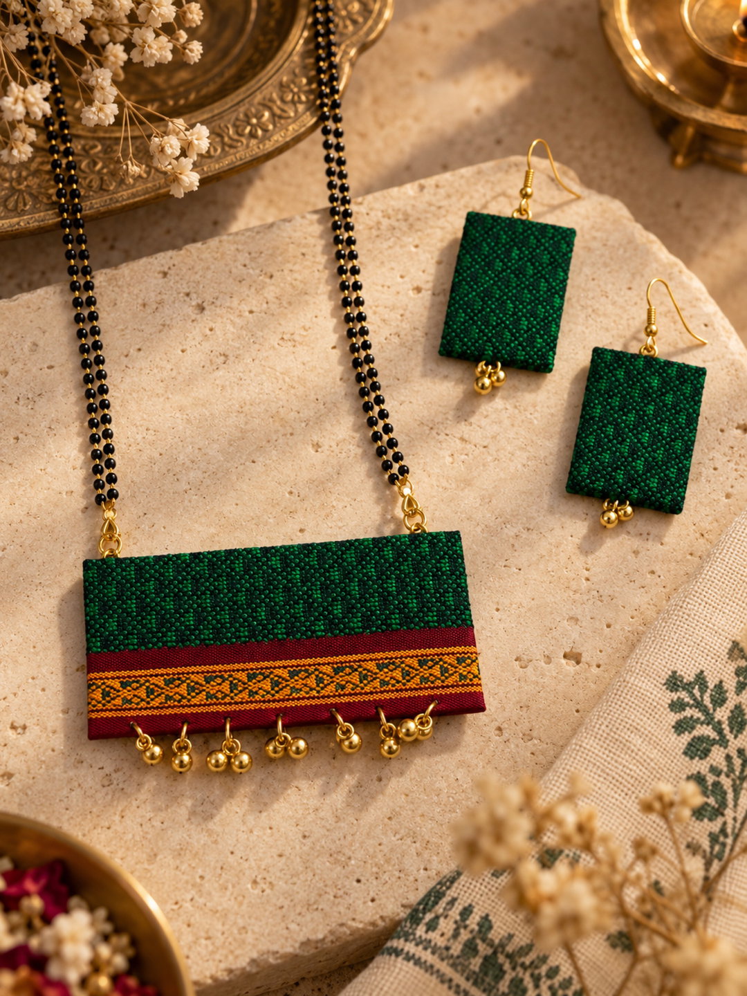 Emerald Green Heritage Rectangle Mangalsutra