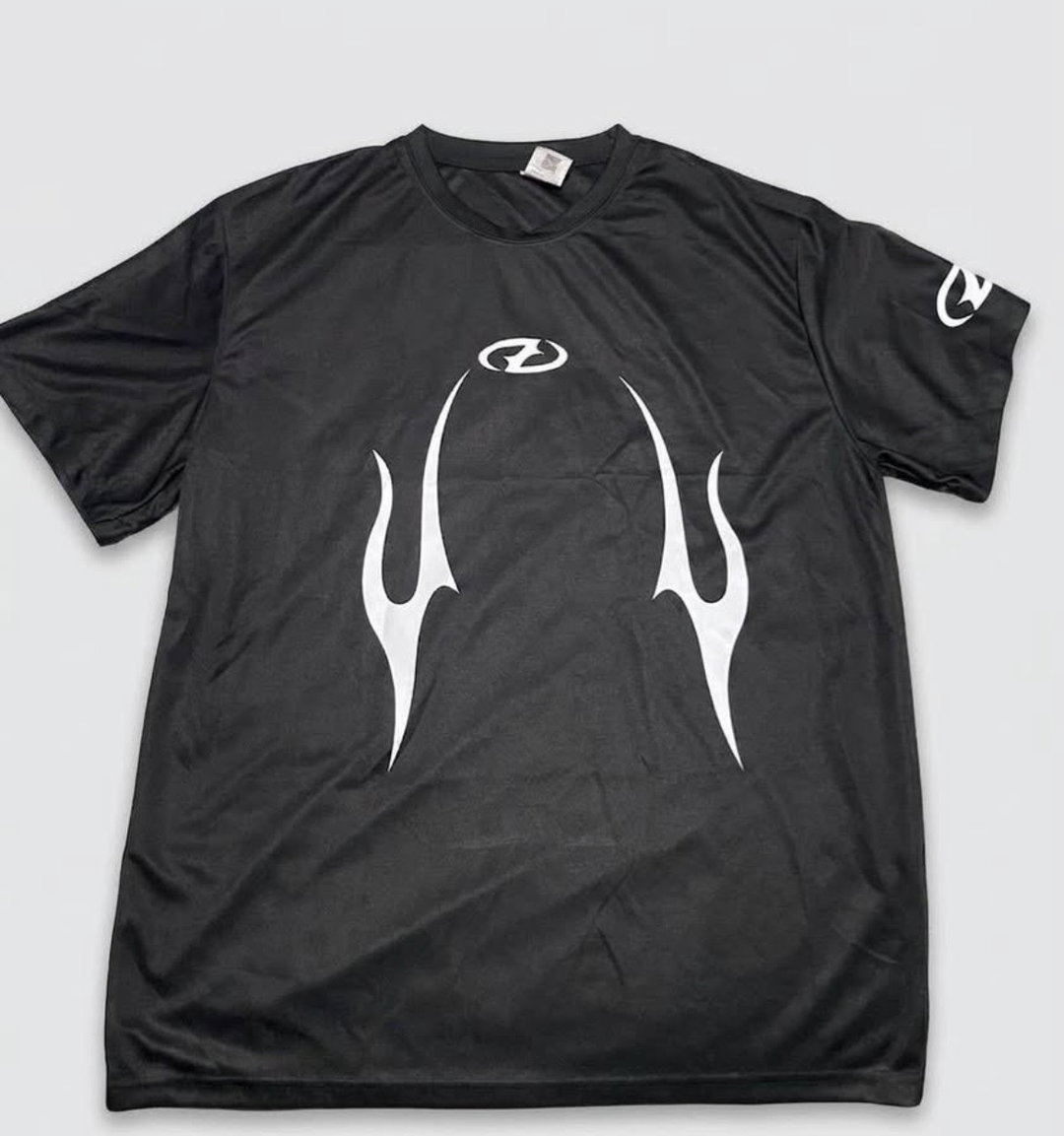 Camiseta negra y2k