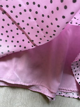Vestido rosado con puntos 