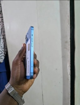 Iphone 13 simple 128GB Couleur bleue🔵 batterie 87%100