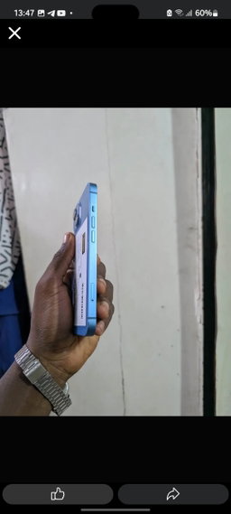 Iphone 13 simple 128GB Couleur bleue🔵 batterie 87%100