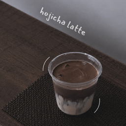 Iced Hojicha Latte