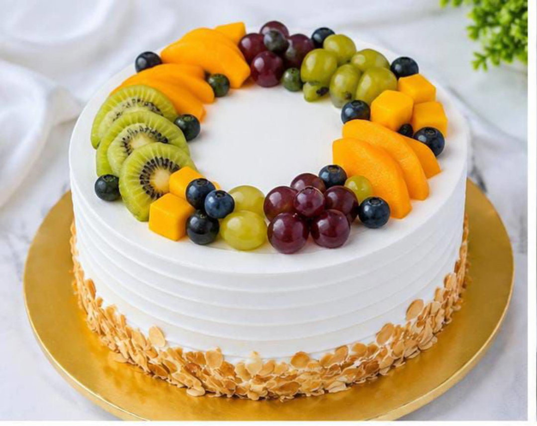 Fresh seasonal fruit cake half kg