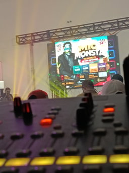 A&T entertainment (sound, light, stage and screens) Rentals
