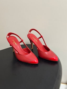 26ss Sg/Summer New Collection Chanel Chanel Chanel Xiaoxiang 2.6B ted Classic Double Color High Heel Sandals Classic Double C-Button High Heel Shoested design: elegant and slimming, e