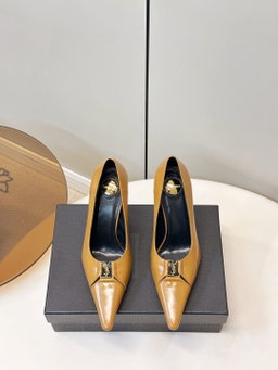 Saint Laurent YSL Saint Laurent Light Luxury Style Sexy High Heels YSL 25SS sgAnd summer new high heels, made of cowhide materialAnd metal logo buckle, with full brand recognition! The t
