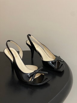 -26ss Sg/Summer New Dior Latest runway style D-Bow sandals with heel and exd heel, CD letter bow high heels, exd toes, fish mouth, emback high-heeled sandalsThis Dior Bow sandals w