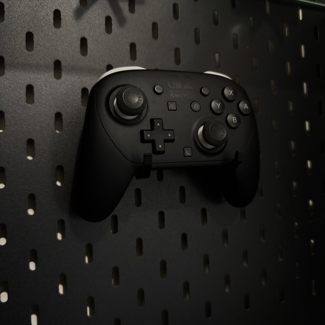 Skadis Universal Controller Holder