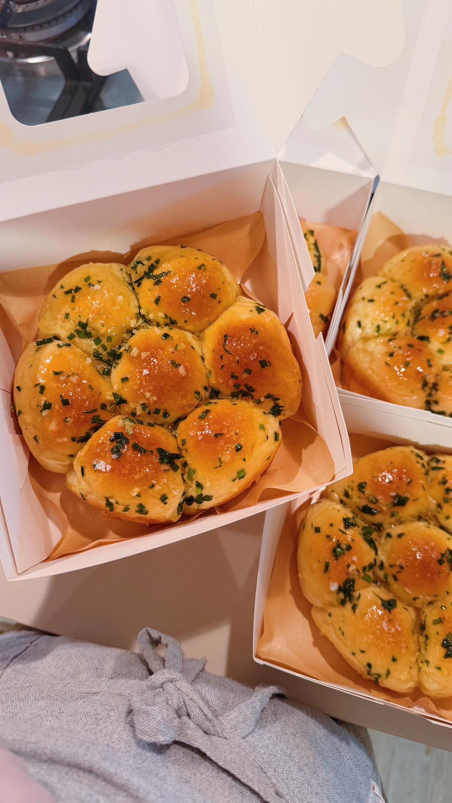 Honey Garlic & Herb Milk Buns (7pcs)_0