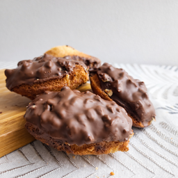 Madeleine - Hazelnut Crunch