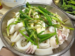 新鮮魷魚🦑（8~10兩）(隻)