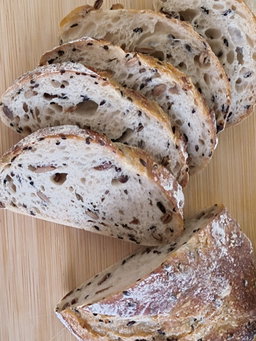 Seeded
