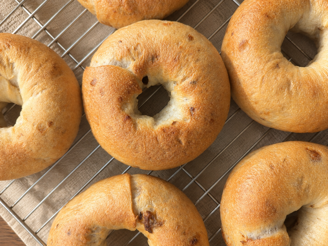 Onion bagels (pack of 3)