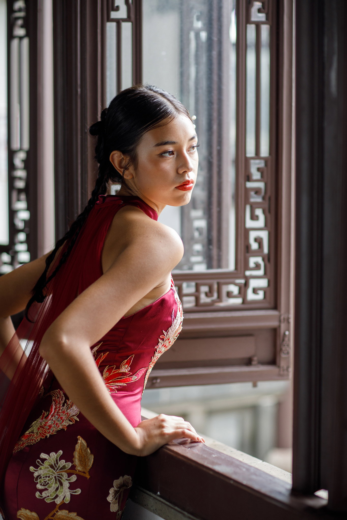 Burgundy Phoenix Cheongsam_7
