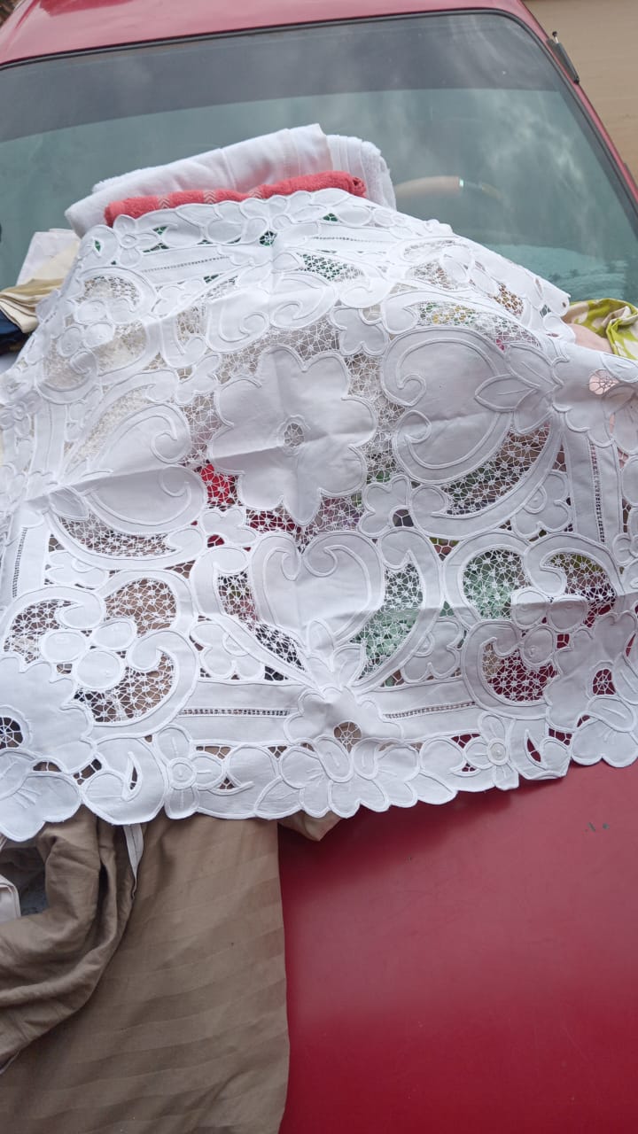 Nappe de table friperie brodé