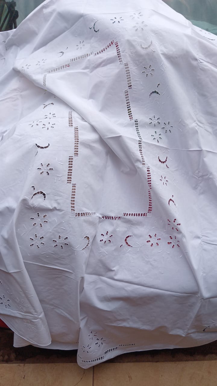 Nappe de table friperie brodé_4