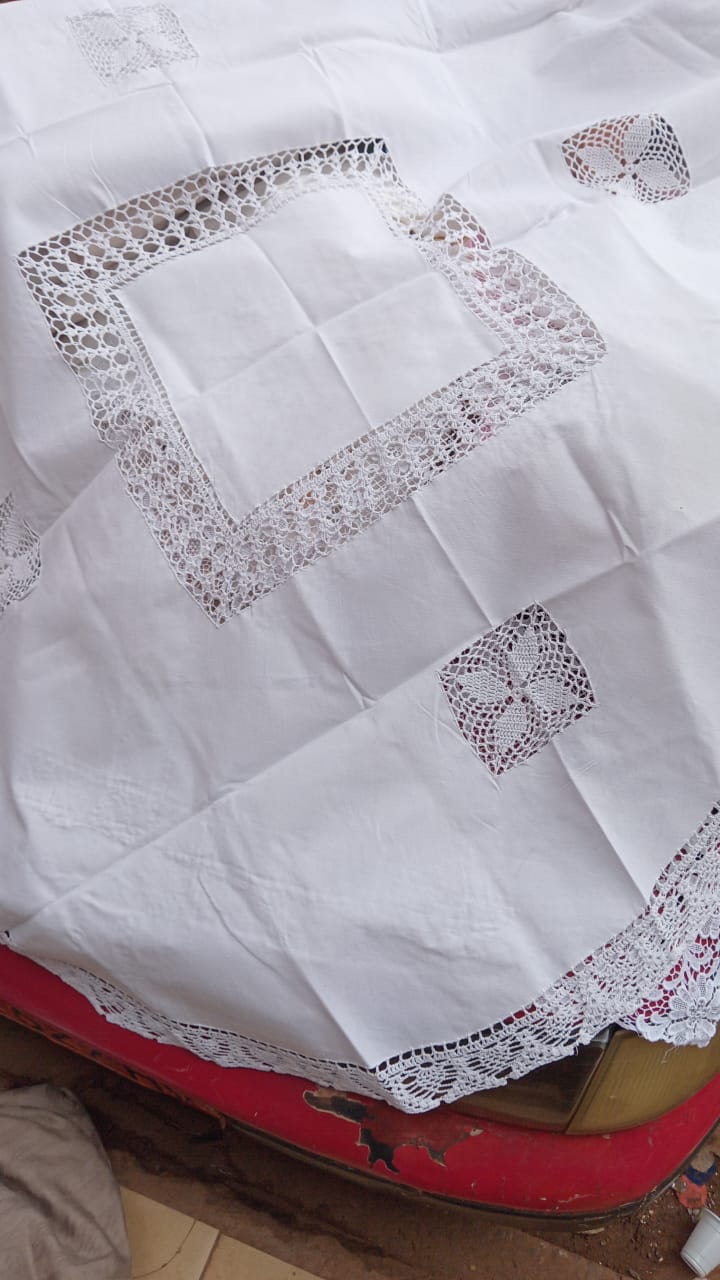 Nappe de table friperie brodé_10