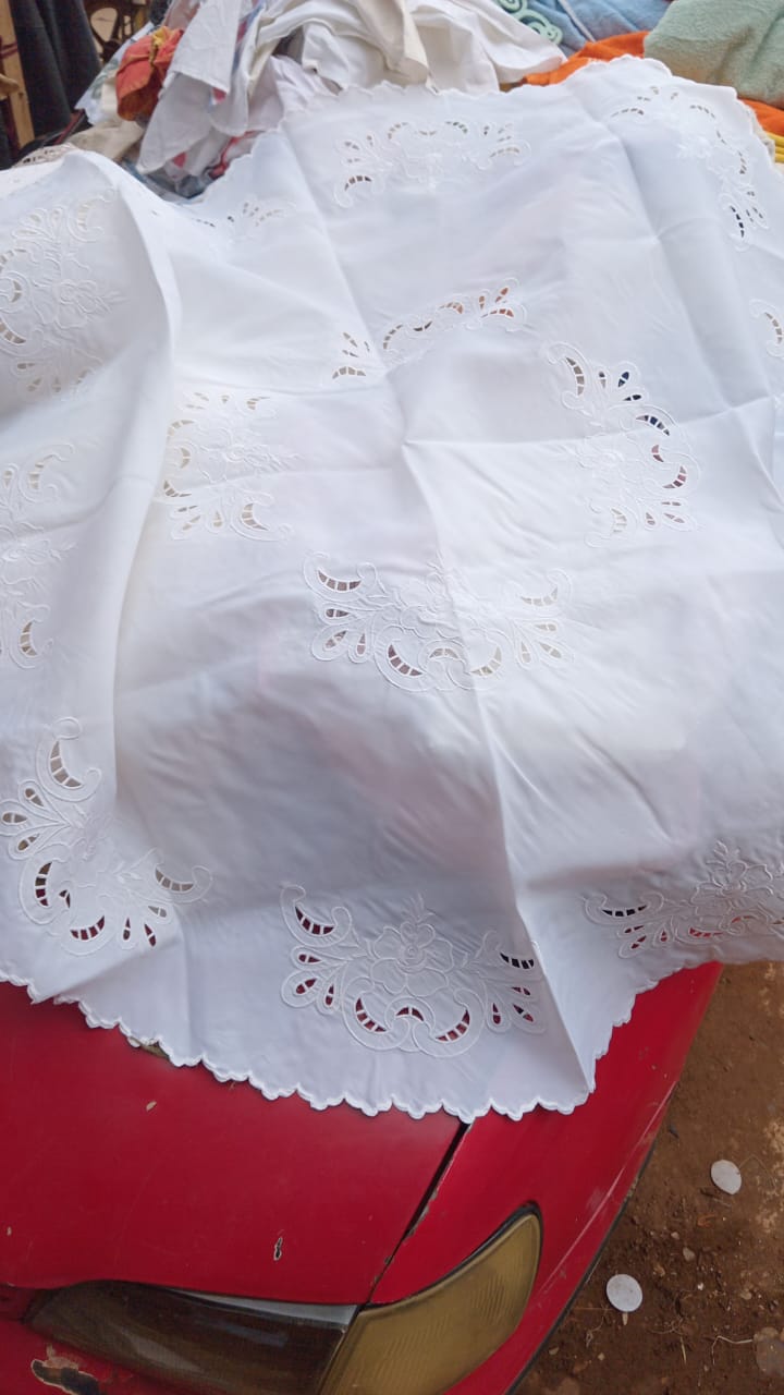 Nappe de table friperie brodé_11