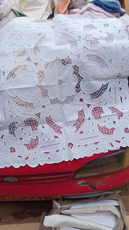 Nappe de table friperie brodé