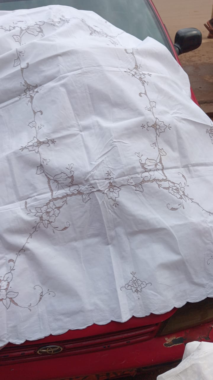 Nappe de table friperie brodé_3