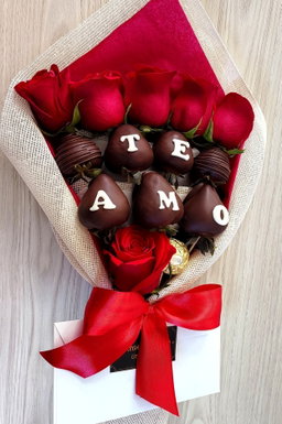 Ramo te amo (fresas y rosas)