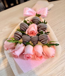 Ramo rosas y fresas (rosas rosita)