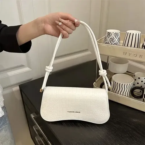 Baguette bag with adjustable handle_0