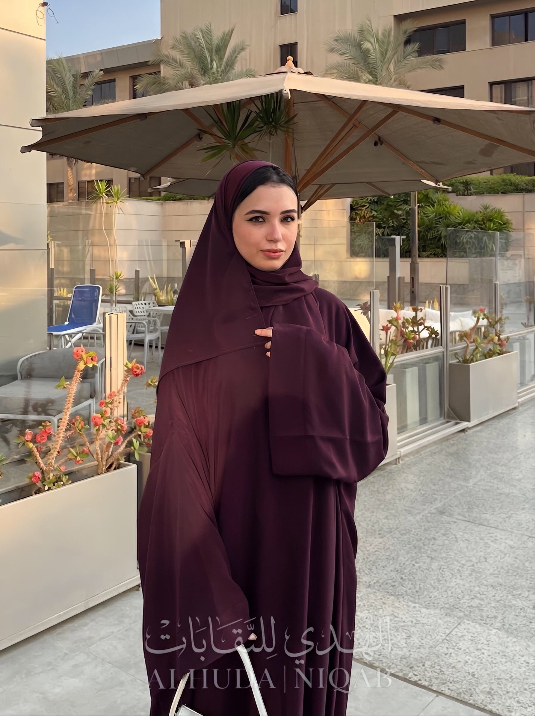 Classic Loose Burgundy Abaya