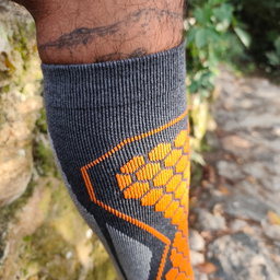 Medias térmicas y resistentes para montañismo