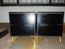 Black pedestal set