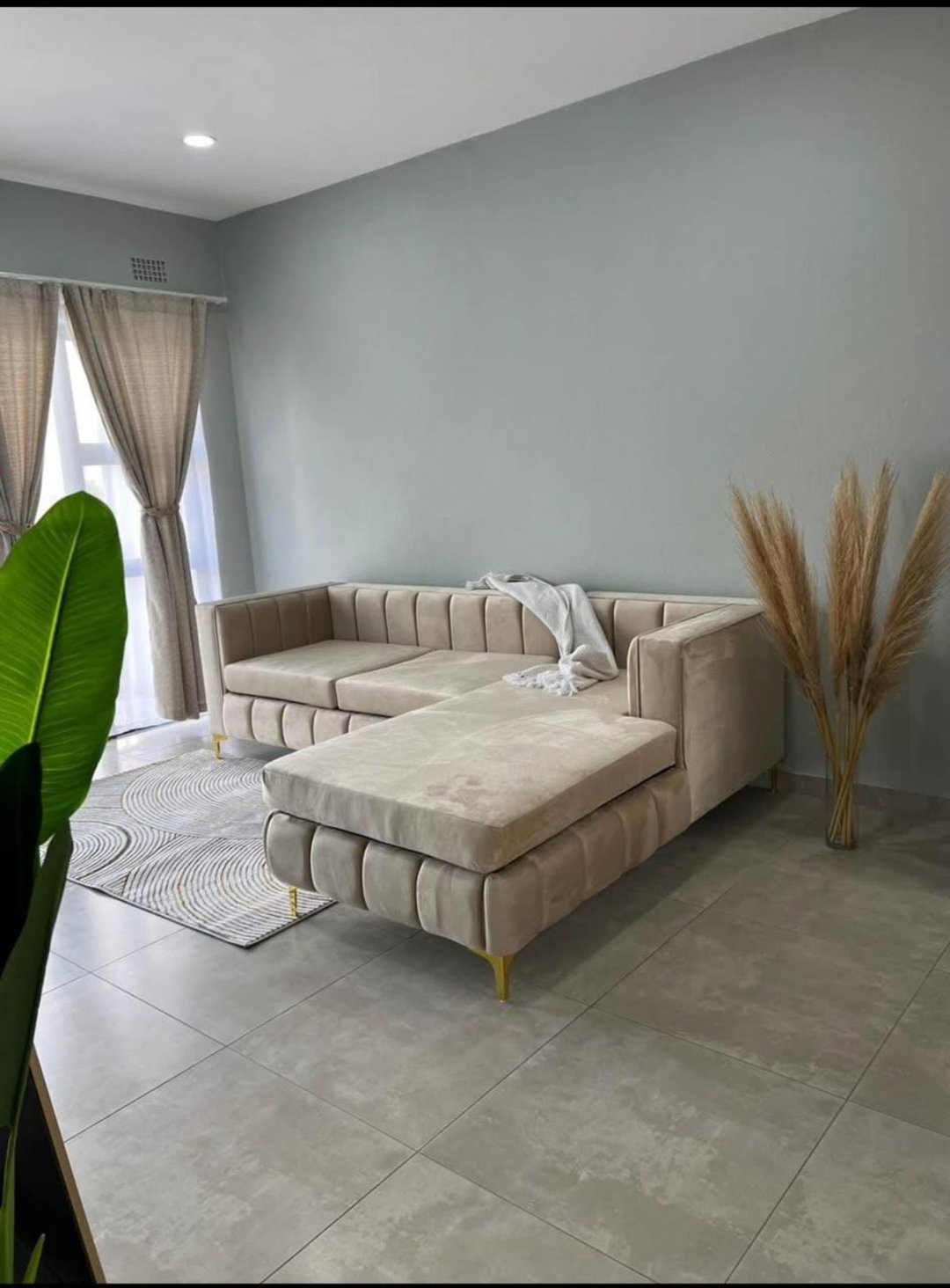4 Seater L couch